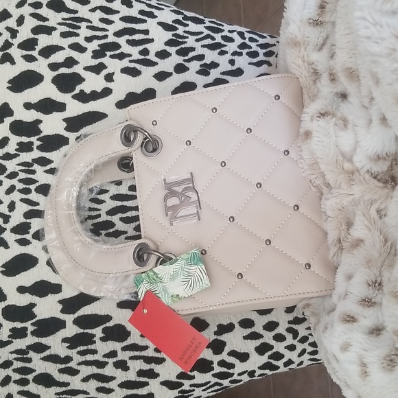 Badgley Mischka Handbags - Badgley Mischka Quilted Handbag/Crossbody ♥️HOST PICK♥️ 10/19/23 NWT 8"x6.5"x4"